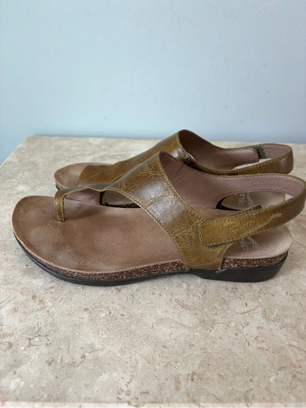 Dansko Reece Sandals Women's 38 / 7.5 Bronze Brown Leather Toe Loop Cork Shoes